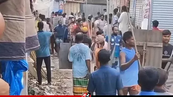 বরযাত্রীর গাড়ি আটকে মিষ্টি খাওয়ার টাকা দাবি, সংঘর্ষে আহত অর্ধ-শতাধিক