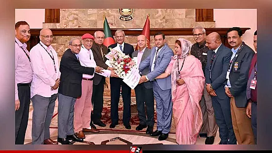 গণতন্ত্র বাঁচাতে গণমাধ্যমকেও বাঁচাতে হবে: রাষ্ট্রপতি