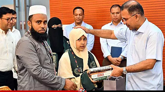 আন্তর্জাতিক কোরআন প্রতিযোগিতায় বিজয়ী হাফেজদের প্রধানমন্ত্রীর সংবর্ধনা 