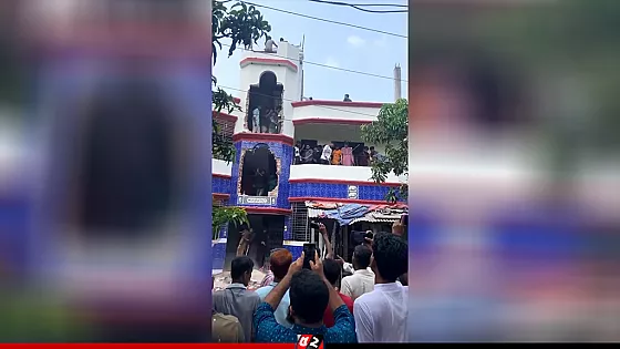 শিশুকে সংঘবদ্ধ ধর্ষণ ও হত্যা, আসামির  বাড়িতে স্থানীয়দের ভাঙচুর