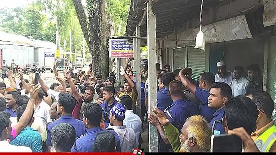 আবারও কুড়িগ্রামে সারের দাবিতে সড়ক অবরোধ
