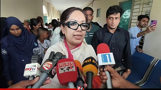 একজন নাগরিক যে কোনো সময় দেশ ছাড়তে পারে,আবার ঢুকতেও পারে : রুমিন ফারহানা