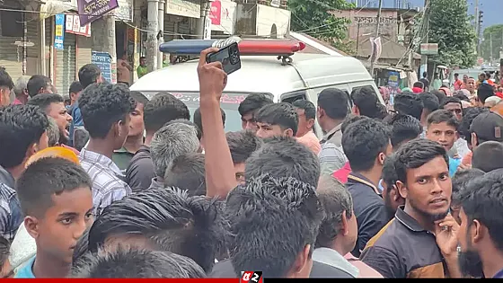 শ্যাম্পুর খালি প্যাকেট নিয়ে সংঘর্ষে বৃদ্ধের মৃত্যু, লাশ নিয়ে বিক্ষোভ