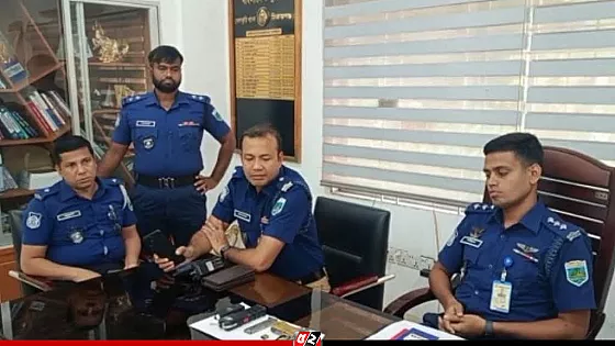 জমি নিয়ে বিরোধ, অস্ত্রসহ বাবা-ছেলে আটক