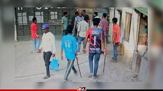 লাঠিসোঁটা ও ধারালো অস্ত্র নিয়ে মাদরাসায় হামলা, ভাঙচুর-লুটপাট