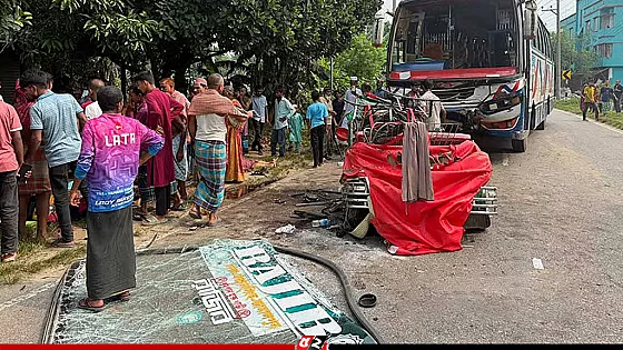 ময়মনসিংহে বাস-সিএনজি সংঘর্ষে নিহত ৭