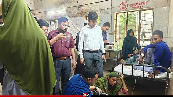 স্কুল ফিডিংয়ের দুধ পান করে ১৭ শিক্ষার্থী হাসপাতালে