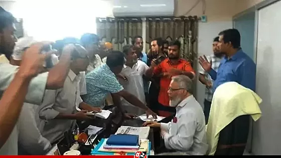 রামেবির ভিসিকে জোর করে পদত্যাগ করানোর অভিযোগ