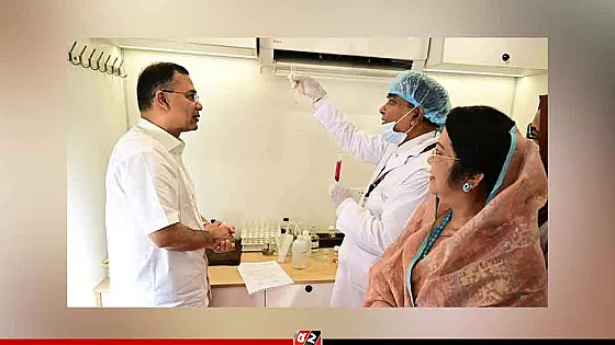নিরাপদ খাদ্য পরীক্ষার ভ্রাম্যমাণ ল্যাব পরিদর্শন করেছেন প্রধানমন্ত্রী