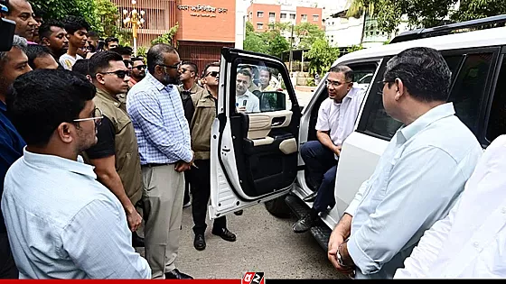 আজিমপুর সরকারি কোয়ার্টারে অপরিচ্ছন্নতায় ক্ষোভ প্রধানমন্ত্রীর