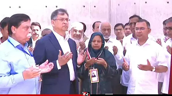 ওসমানী উদ্যানে জুলাই স্মৃতিস্তম্ভ উদ্বোধন করলেন প্রধানমন্ত্রী