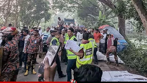নাটোরে বাস-ট্রাকের মুখোমুখি সংঘর্ষে নিহত ১৪, আহত ৩০