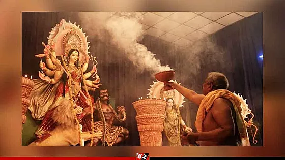 মহানবমীতে দেবীর আরাধনা, বিষাদের সুরে বিদায়ের অপেক্ষা