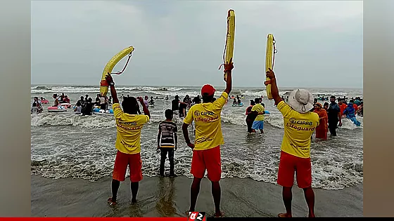 কক্সবাজারে গোসলে নেমে ৩ পর্যটকের মৃত্যু, নিখোঁজ ২
