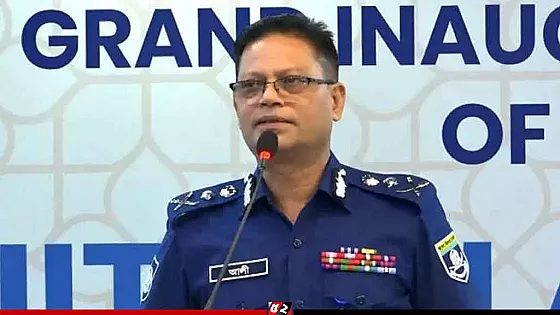  সরকারের অনুমোদন পেলে ক্রসফায়ারেও পিছপা হবে না পুলিশ: আইজিপি