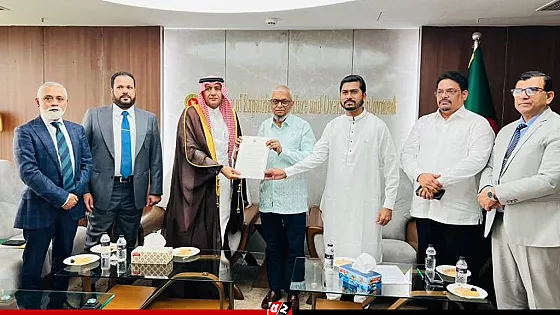 আকামার মেয়াদ শেষ হয়ে যাওয়া বাংলাদেশী কর্মীদের সুখবর দিলো  প্রবাসী কল্যাণ মন্ত্রী