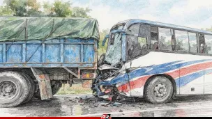 দাঁড়িয়ে থাকা ট্রাকে বাসের ধাক্কা, নিহত ৩