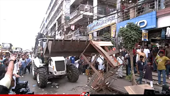 মিরপুরে আড়াই ঘণ্টার অভিযানে ২ হাজার দোকান উচ্ছেদ