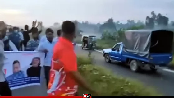পুলিশের গাড়ির পাশেই নিষিদ্ধ যুবলীগ-ছাত্রলীগের মিছিল, ৪ পুলিশ সদস্য ক্লোজড