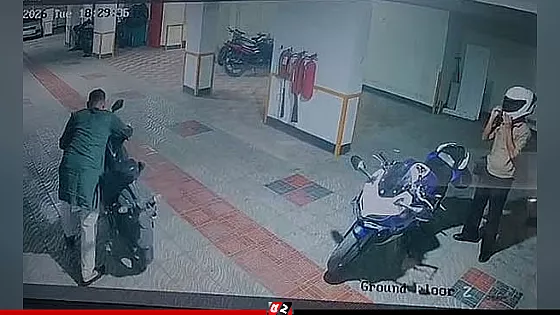 তাহসিফ নদীতে ঝাঁপ দেয়, আমি পালিয়ে আসি : দ্বীপ