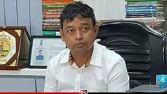 অবশেষে চাকরি থেকে বরখাস্ত ডিবি হারুন