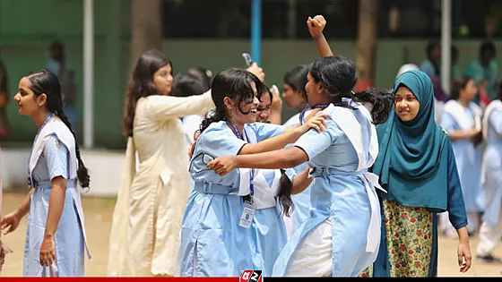 এবারও পাসের হার ও জিপিএ-৫ প্রাপ্তিতে এগিয়ে মেয়েরা 