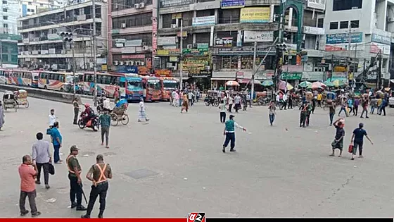 সড়কে শৃঙ্খলা ফেরাতে রাজধানীতে ‘ট্রাফিক পক্ষ’ শুরু আজ