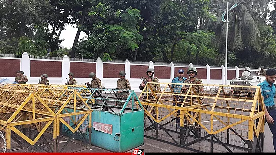 বঙ্গভবনের সামনে দুই প্লাটুন বিজিবি মোতায়েন