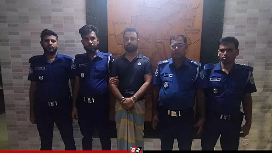 উপজেলা ছাত্রলীগ সভাপতিকে ধরে পুলিশে দিলেন এলাকাবাসী