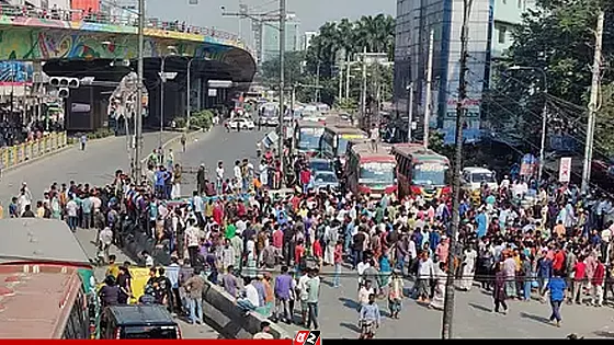 রাজধানীর বিভিন্ন স্থানে অটোরিকশা চালকদের অবস্থান, তীব্র যানজট