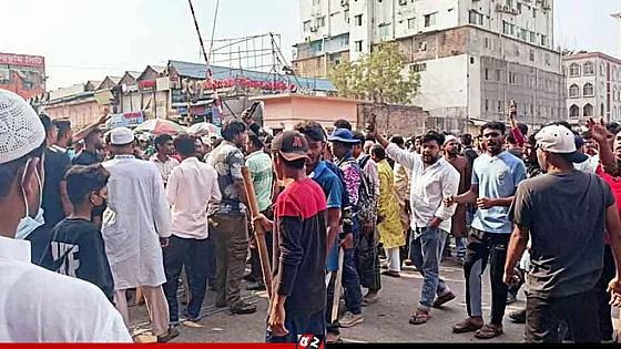 রাজধানীতে পুলিশ-অটোরিকশা চালক সংঘর্ষ, রেললাইন অবরোধ