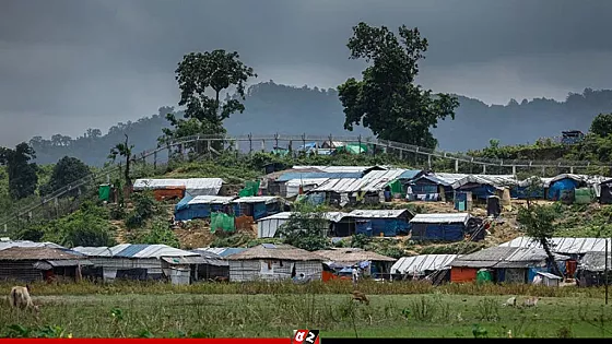 মিয়ানমারে গোলার শব্দ, কাঁপছে টেকনাফ সীমান্ত