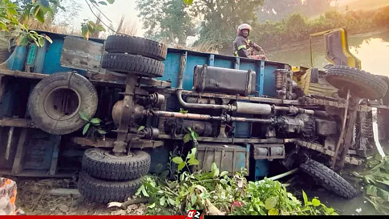 নওগাঁয় পৃথক সড়ক দুর্ঘটনায় নিহত ৩