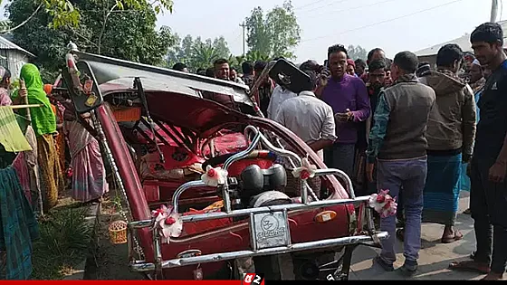 কুড়িগ্রামে সড়ক দুর্ঘটনায় প্রাণ গেল মা-মেয়ের