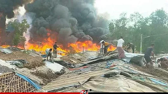 আগুনে পুড়েছে রোহিঙ্গা ক্যাম্পের চার শতাধিক ঘর, দুই শিশুর মরদেহ উদ্ধার