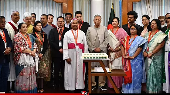 খ্রিষ্টান সম্প্রদায়ের সঙ্গে প্রধান উপদেষ্টার শুভেচ্ছা বিনিময় 