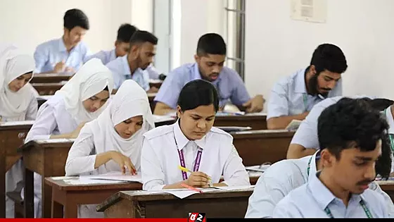 পেছাচ্ছে এইচএসসির রুটিন, পরীক্ষা অর্ধেক প্রশ্নোত্তরে