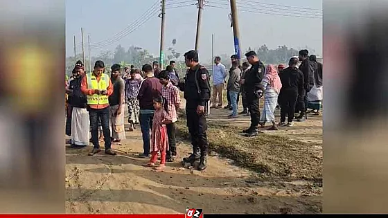 সড়কের পাশে পড়ে ছিলো অজ্ঞাত নারীর গলাকাটা মরদেহ