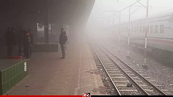 রানিং স্টাফদের কর্ম বিরতিতে ভোগান্তিতে যাত্রীরা 