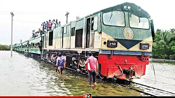 আজও সারাদেশের সঙ্গে চট্টগ্রামের রেল যোগাযোগ বন্ধ