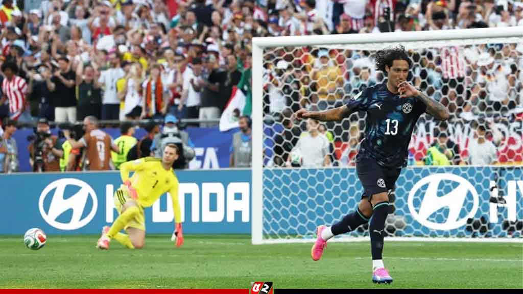 স্পট-কিক থেকে গোল করার পর প্যারাগুয়ের হোসে কানালের উল্লাস, যে গোলটি তাদের শেষ ষোলোতে উঠতে সাহায্য করেছে.