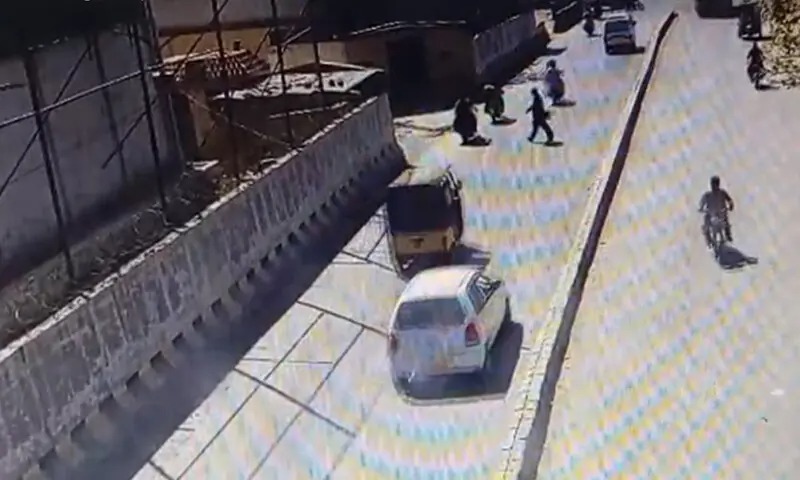 বোমা হামলার আগ মুহূর্তের ছবি