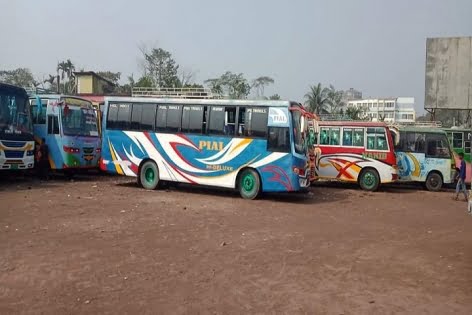 পিরোজপুরে অর্নিষ্টকালের জন্য চলছে বাস ধর্মঘট