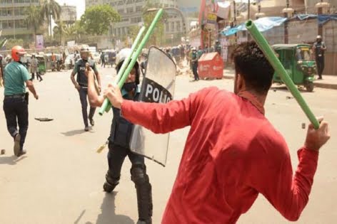 নুরকে বাদ রেখে ৫১ জনের বিরুদ্ধে মামলা