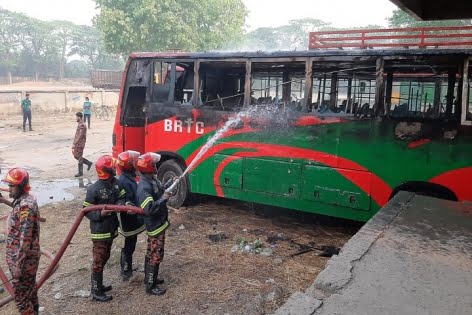 রাজশাহী  ট্রাক টার্মিনালে দুটি বিআরটিসি বাসে আগুন