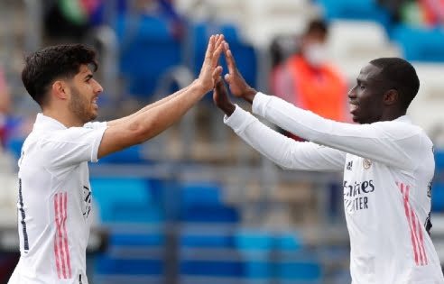 স্প্যানিশ লা লিগায় বার্সাকে টপকে দুইয়ে রিয়াল