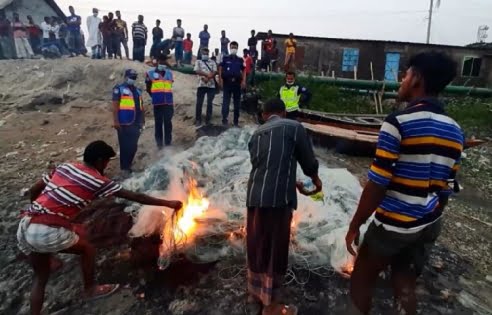 লক্ষ্মীপুরের মেঘনায় ৬ হাজার মিটার কারেন্ট জাল জব্দ