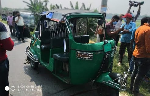 কেরানীগঞ্জে সড়ক দুর্ঘটনায় নারী নিহত