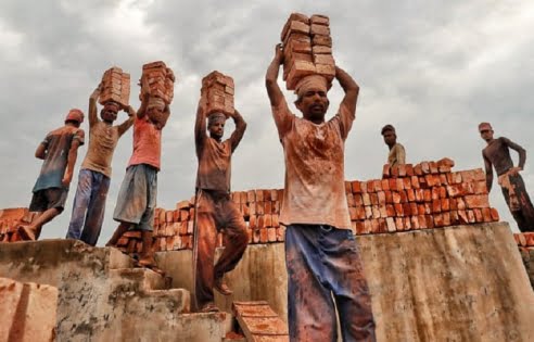 মহান মে দিবস আজ: নতুন ভোরের অপেক্ষায় শ্রমিকরা