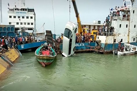 পন্টুনের তার ছিঁড়ে ডুবে যাওয়া মাইক্রোবাস চালকের পরিচয় মিলেছে